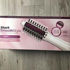 Shark SmoothStyle Heated Comb Straightener - Pink and White